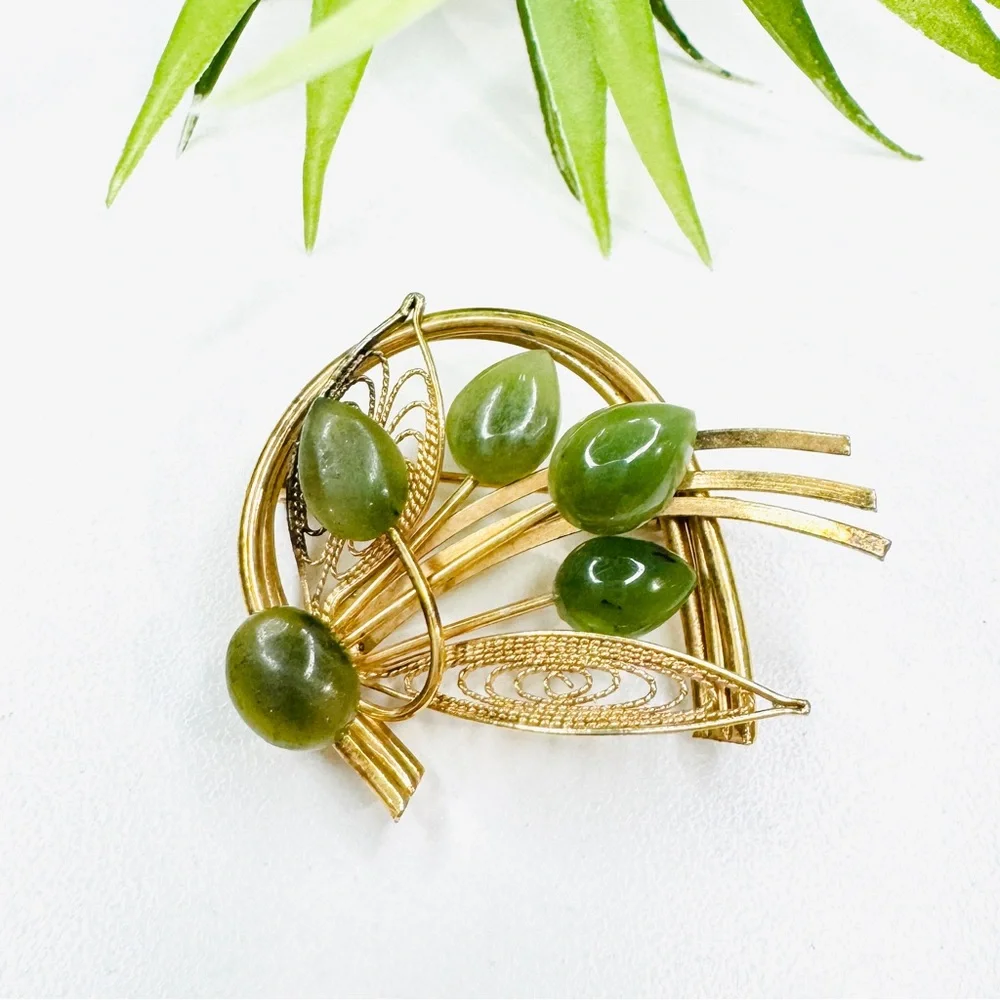 Vintage any brooch